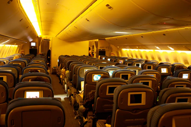 ANA 777-300ERのエコノミークラス客室