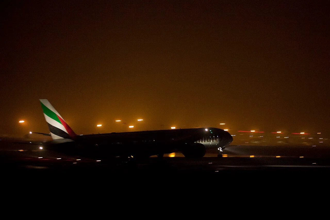 Emirates 777-300ER on approach