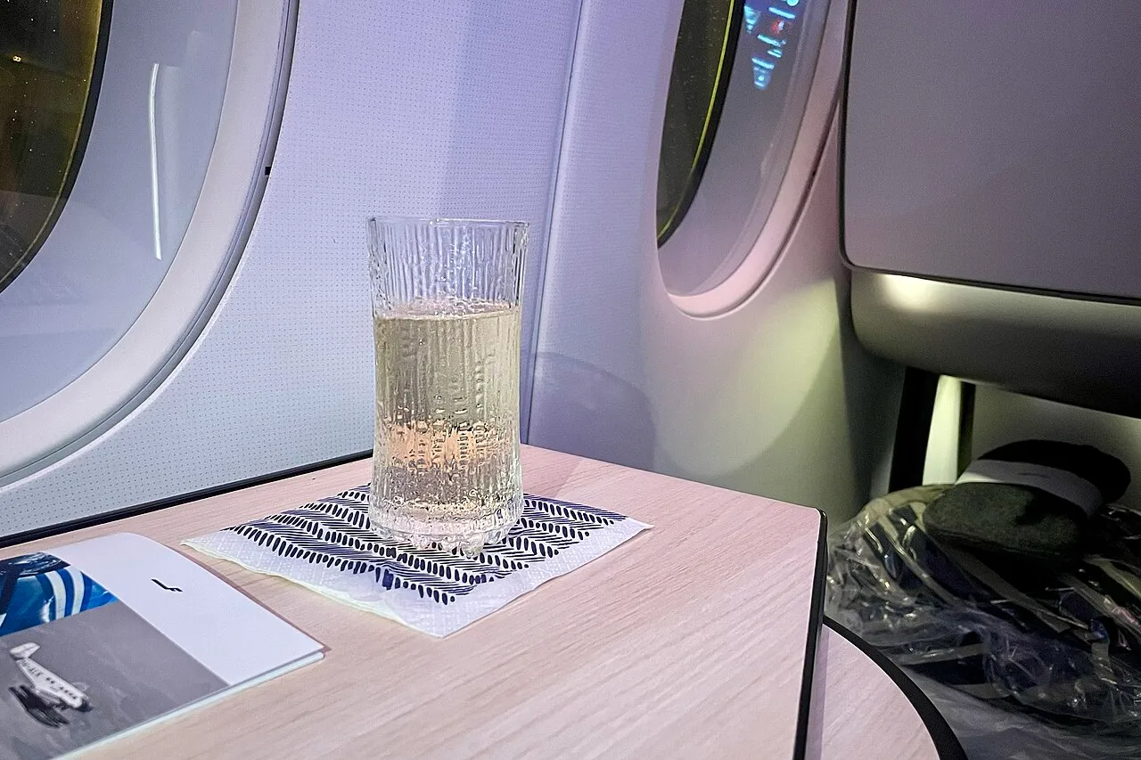 Champagne and Iittala glass in Finnair’s new business cabin