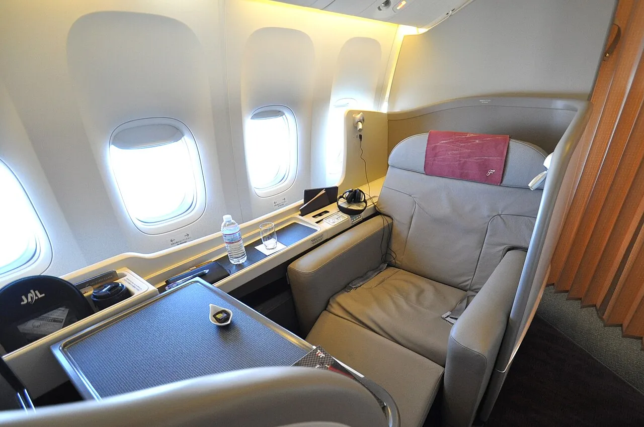 JAL 777-300ERのファーストクラス「JAL SUITE」