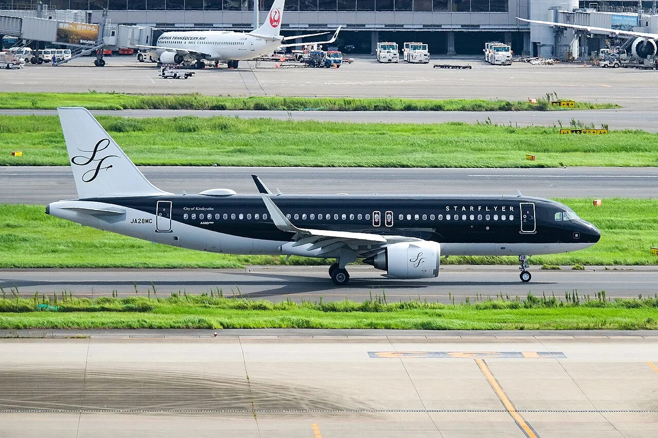 スターフライヤーA320neoの黒い機体