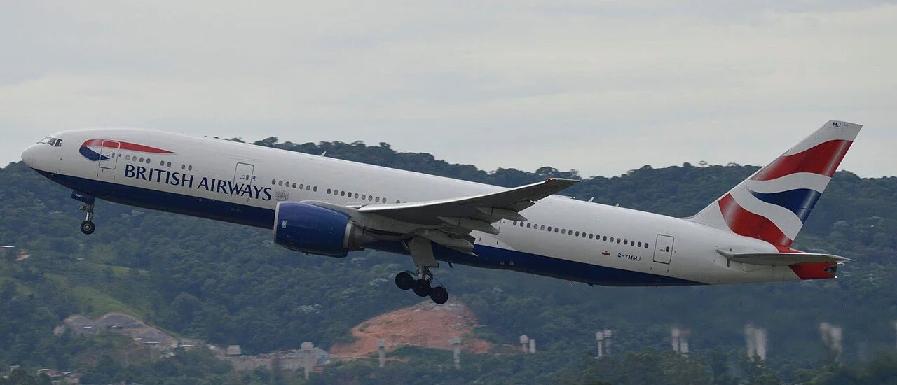 British Airways Boeing 777-300ER approaching the runway