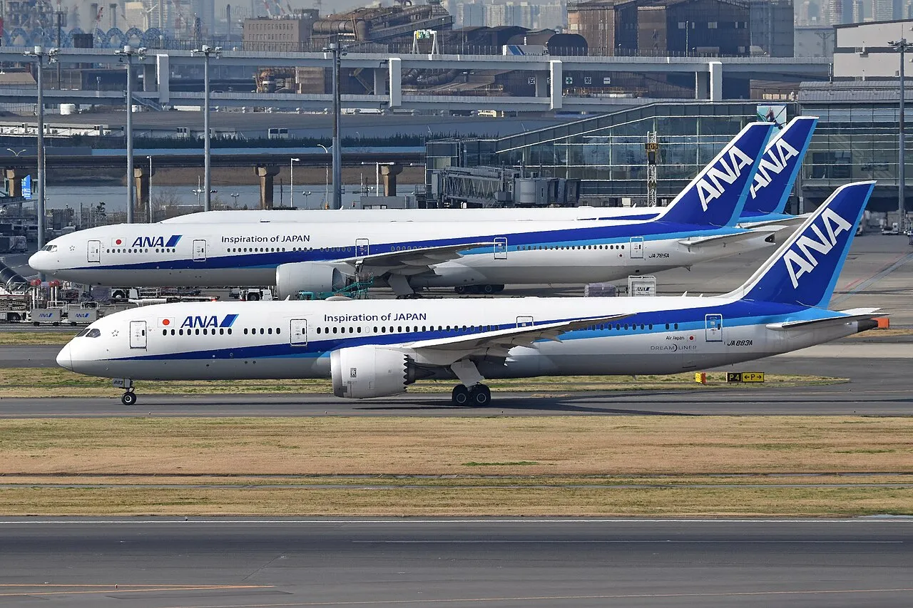 ANA Boeing 787-9の機体参考写真