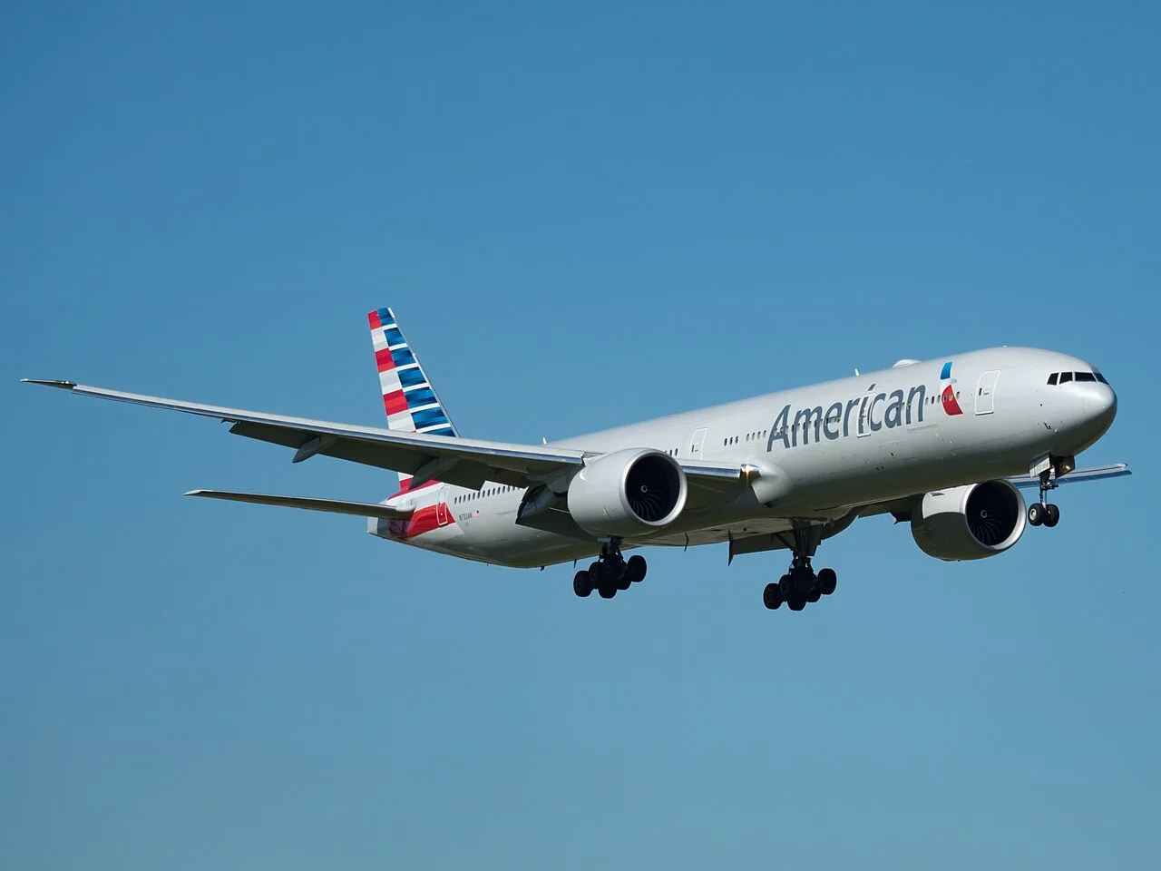 American Airlines Boeing 777-300ER; related aircraft photograph