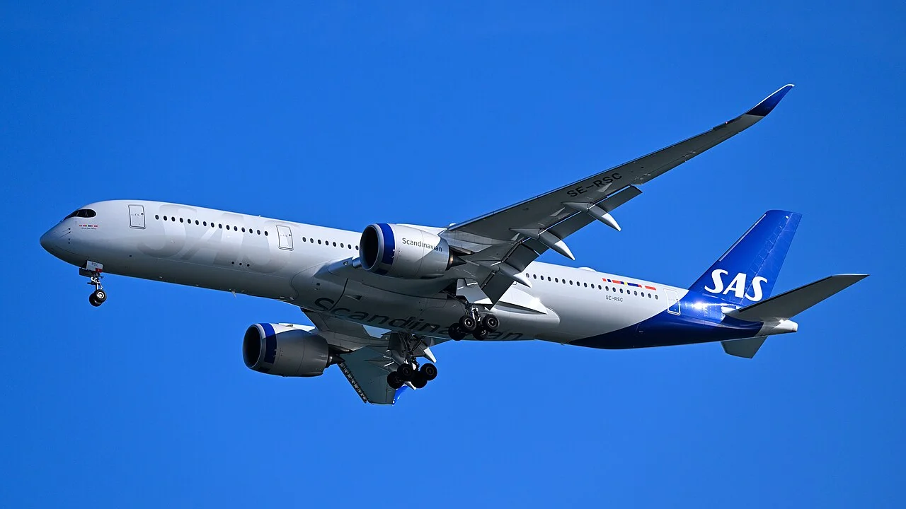Scandinavian Airlines Airbus A350-900; related aircraft photograph