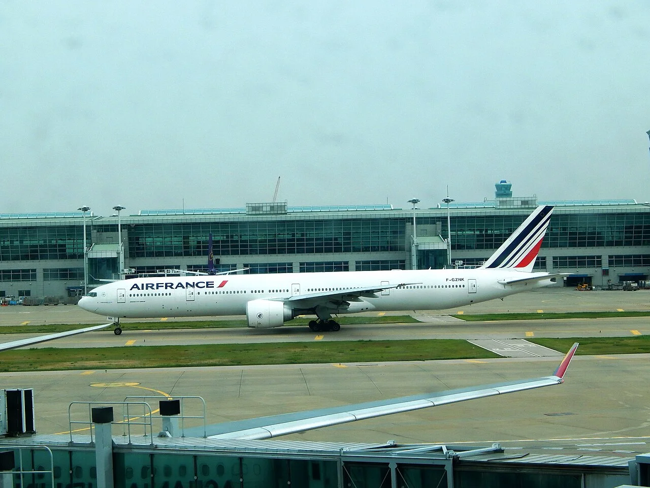 Air France Boeing 777-300; related aircraft photograph