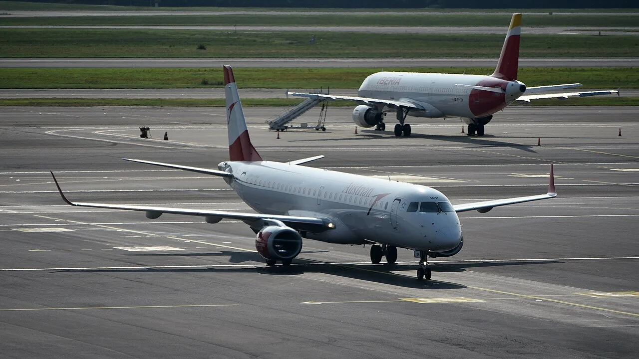 Austrian Airlines Embraer E195; related aircraft photograph