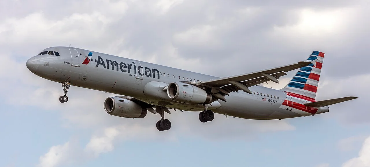 American Airlines Airbus A321; related aircraft photograph