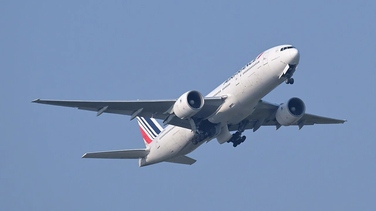 Air France Boeing 777-200ER; related aircraft photograph