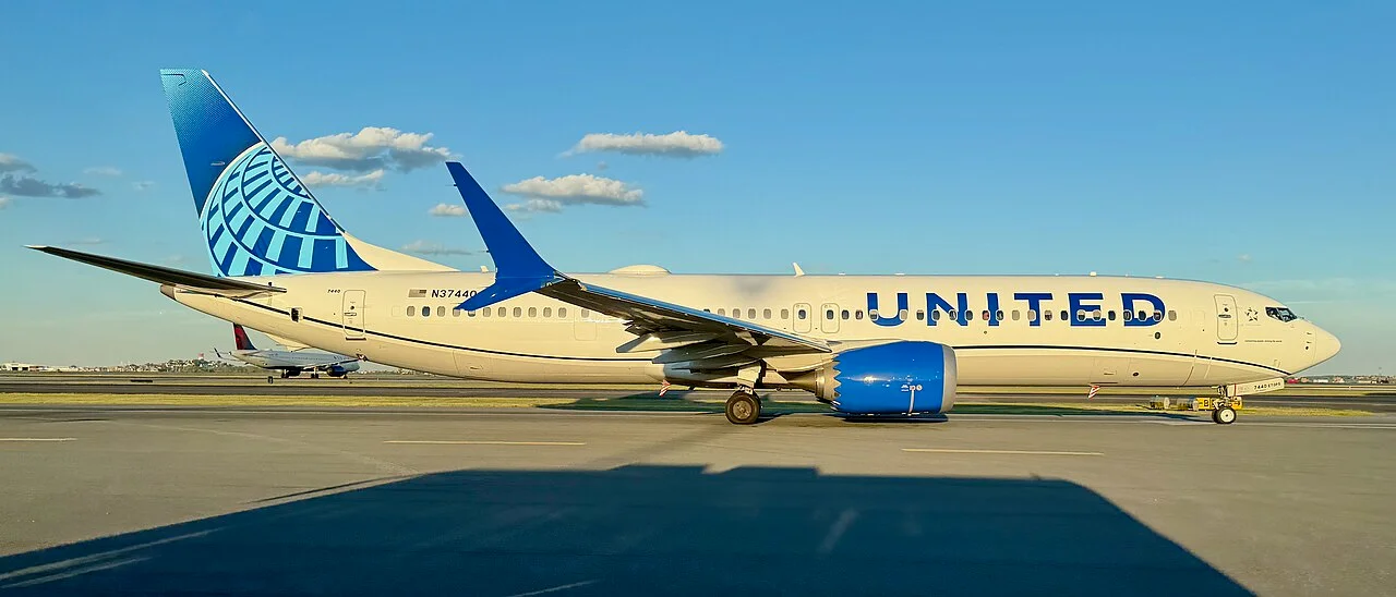United Airlines Boeing 737 MAX 9; related aircraft photograph