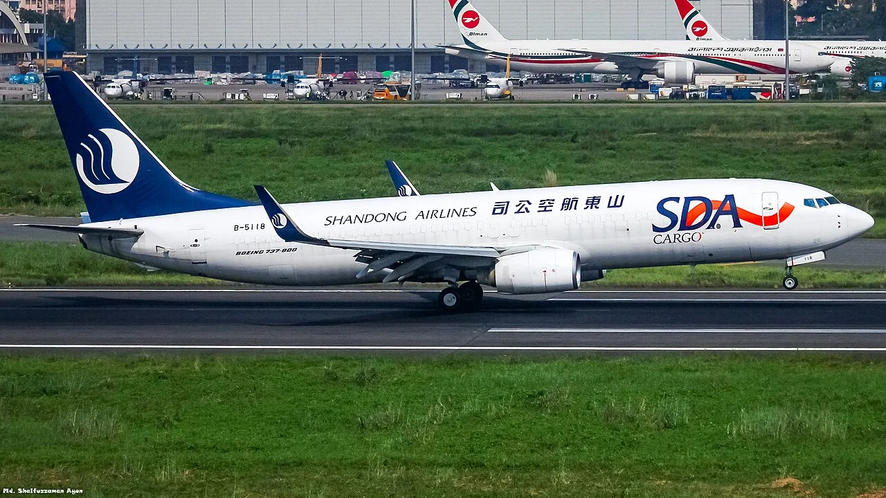 山東航空のBoeing 737-800（関連する機体の写真）