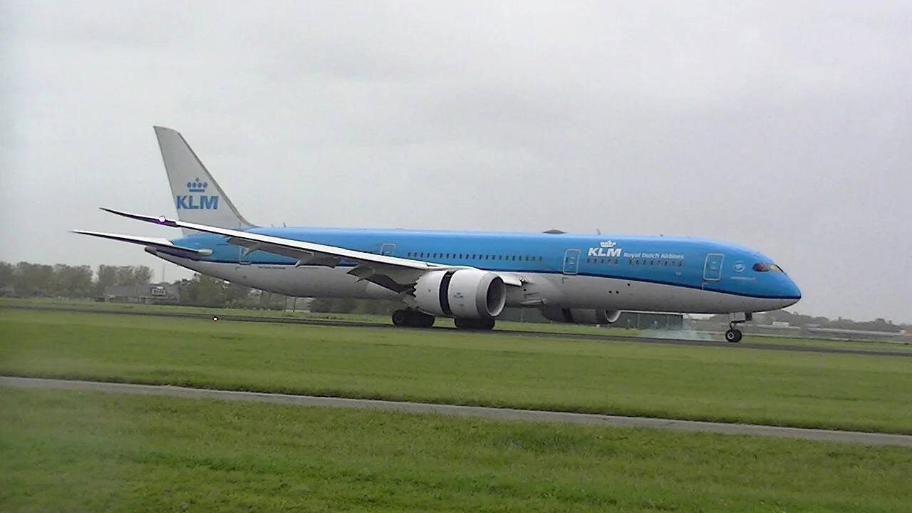 KLM Boeing 787-9; related aircraft photograph