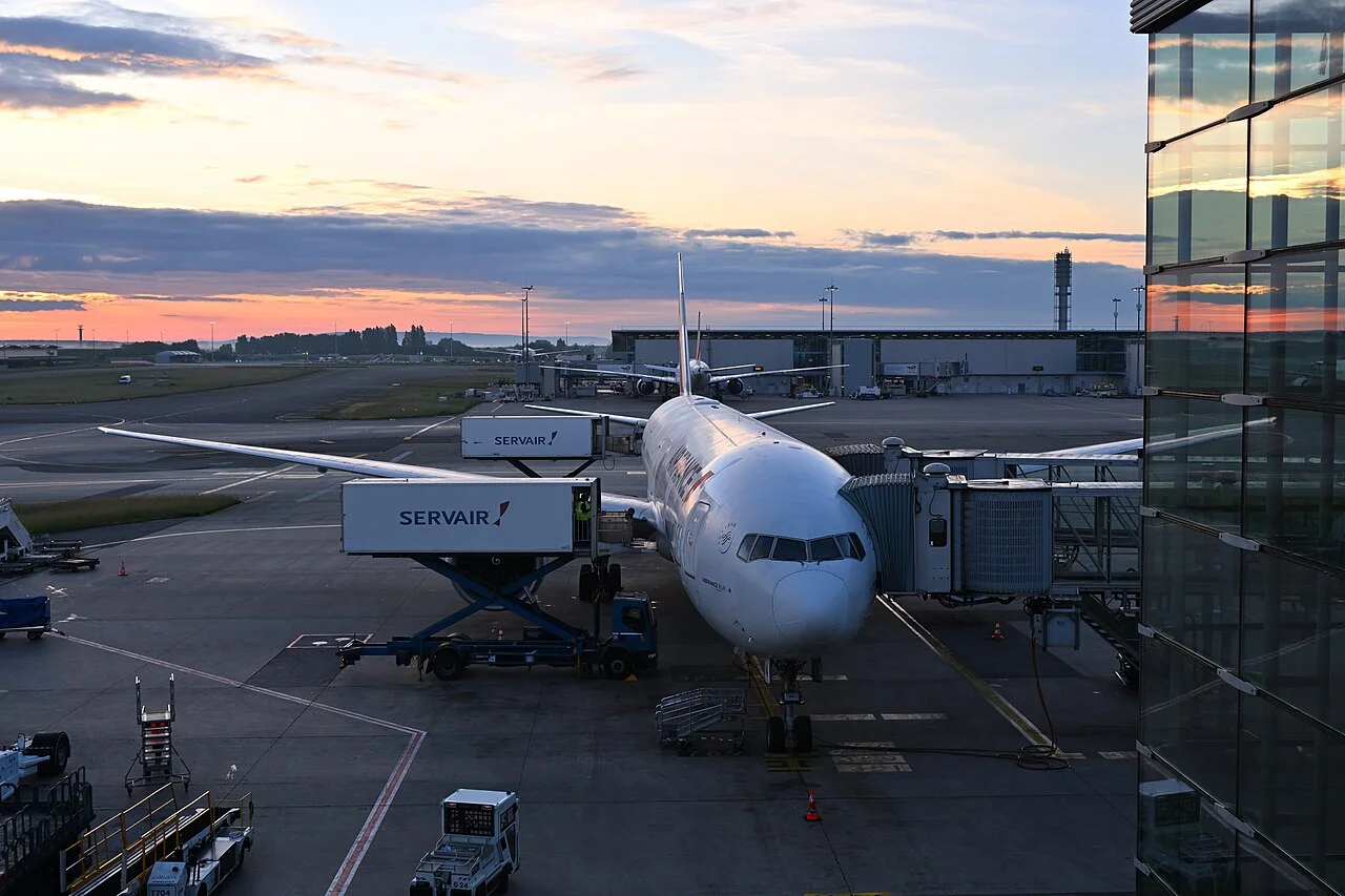 Air France Boeing 777-300ER; related aircraft photograph