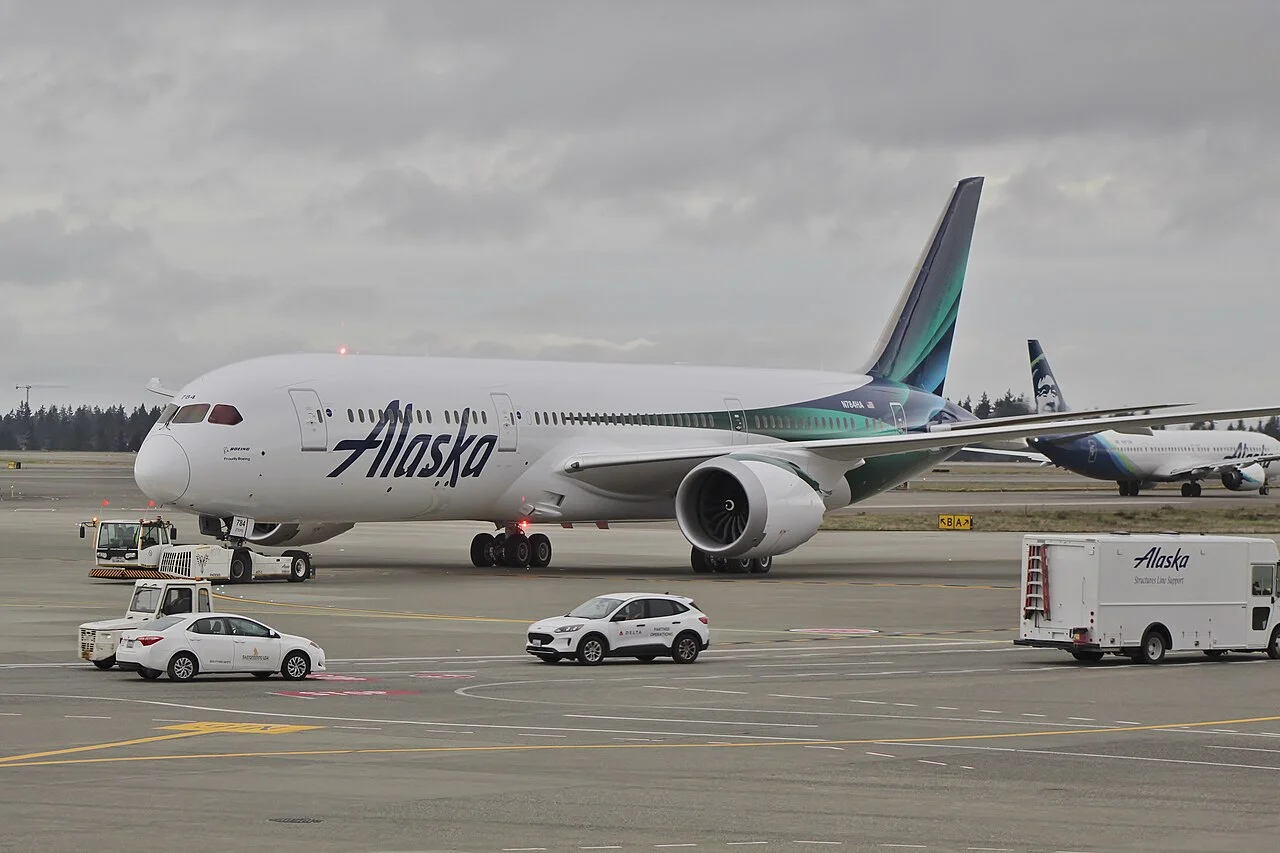 Alaska Airlines Boeing 787; related aircraft photograph