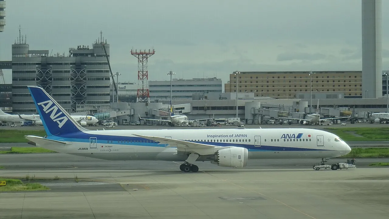 ANA Boeing 787-9の機体参考写真