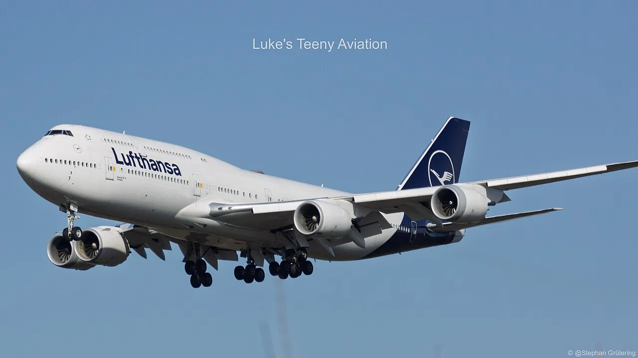 Lufthansa Boeing 747-8の機体参考写真