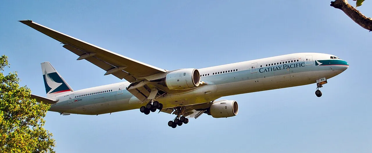 Cathay Pacific Boeing 777-300の機体参考写真