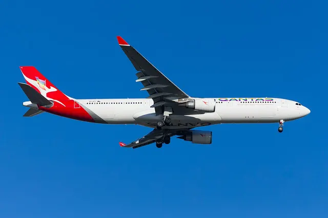 Qantas Airbus A330-300の機体参考写真