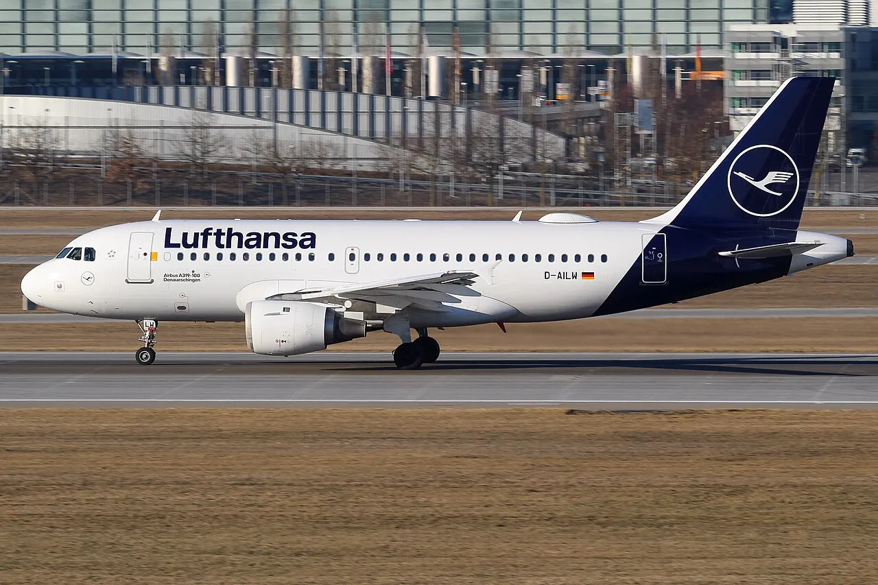 Lufthansa Airbus A319の機体参考写真