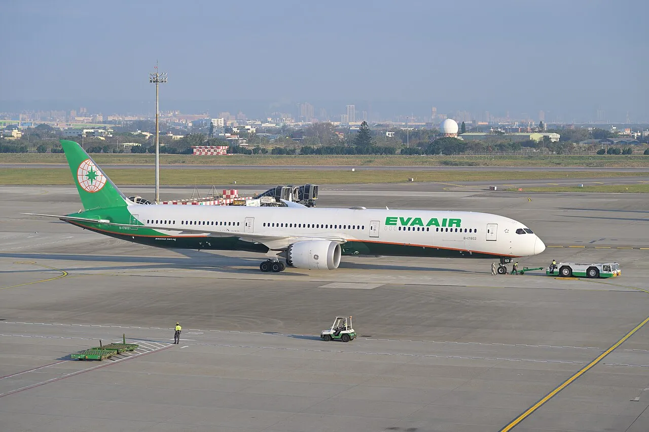 EVA Air Boeing 787-10の機体参考写真