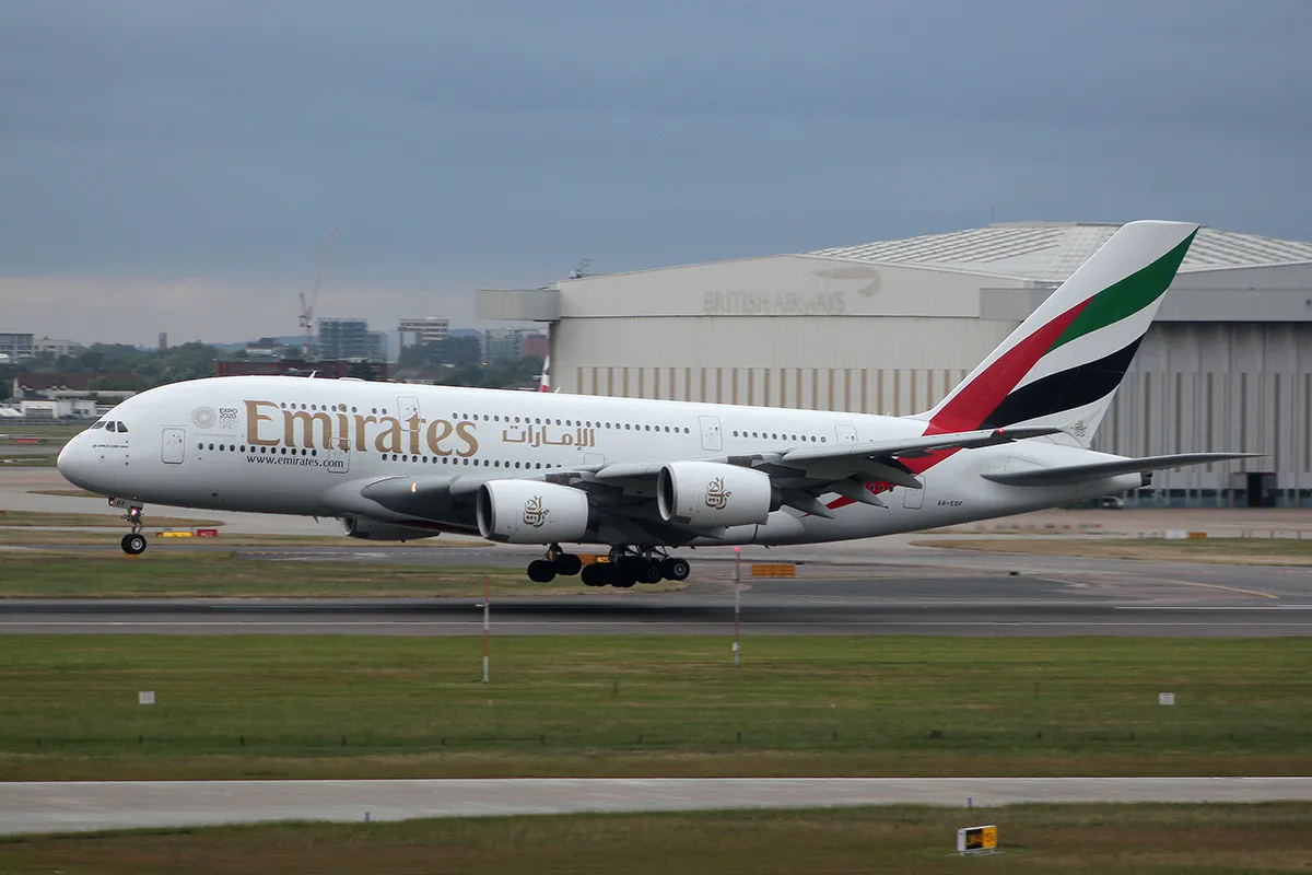 Emirates Airbus A380の機体参考写真