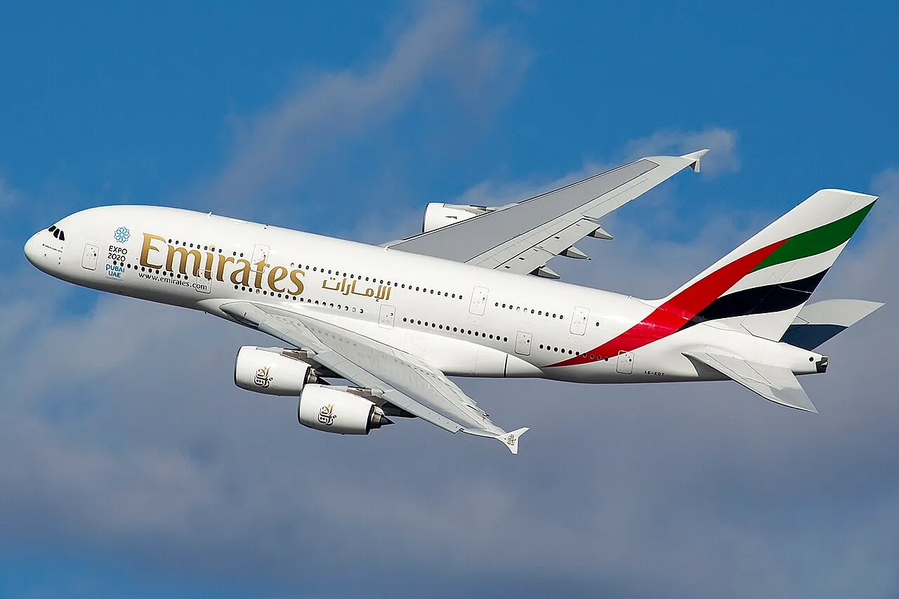 Emirates Airbus A380の機体参考写真