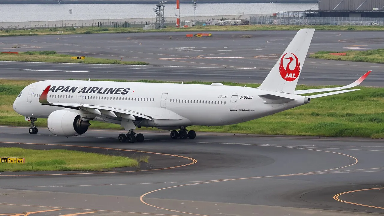 Japan Airlines Airbus A350-900の機体参考写真