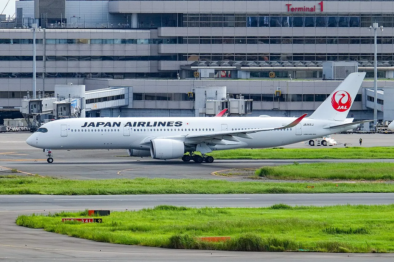 Japan Airlines Airbus A350-900の機体参考写真