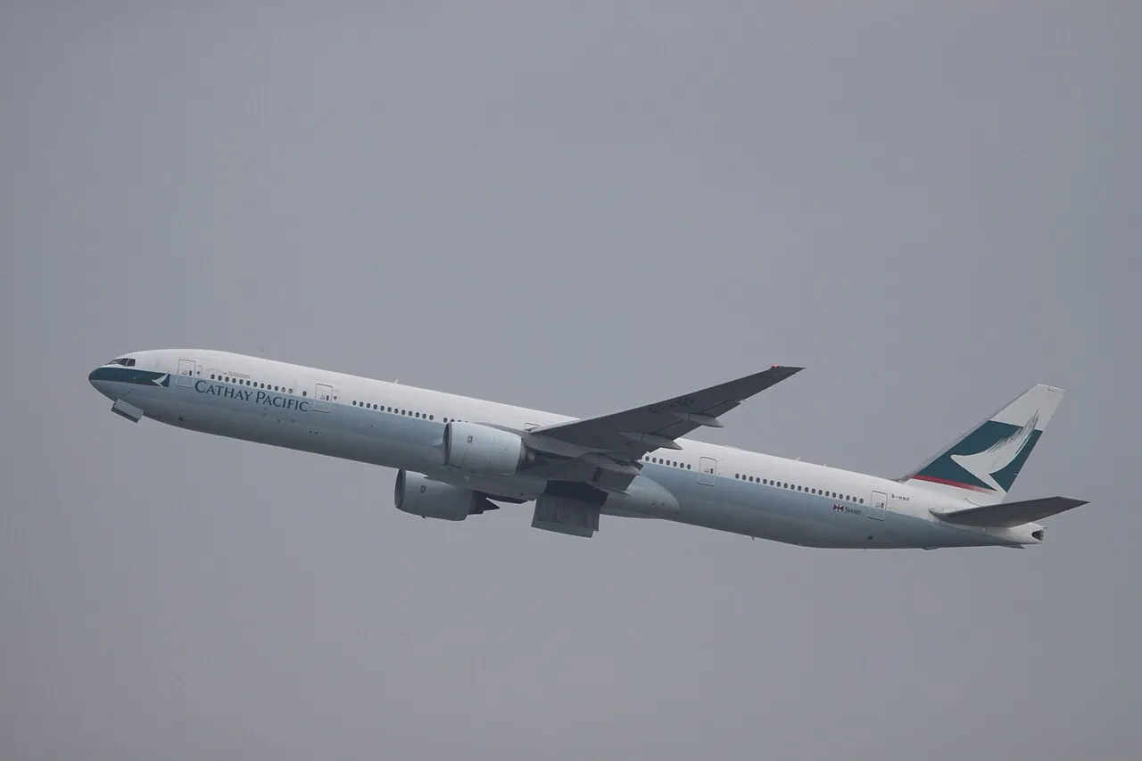 Cathay Pacific Boeing 777-300の機体参考写真