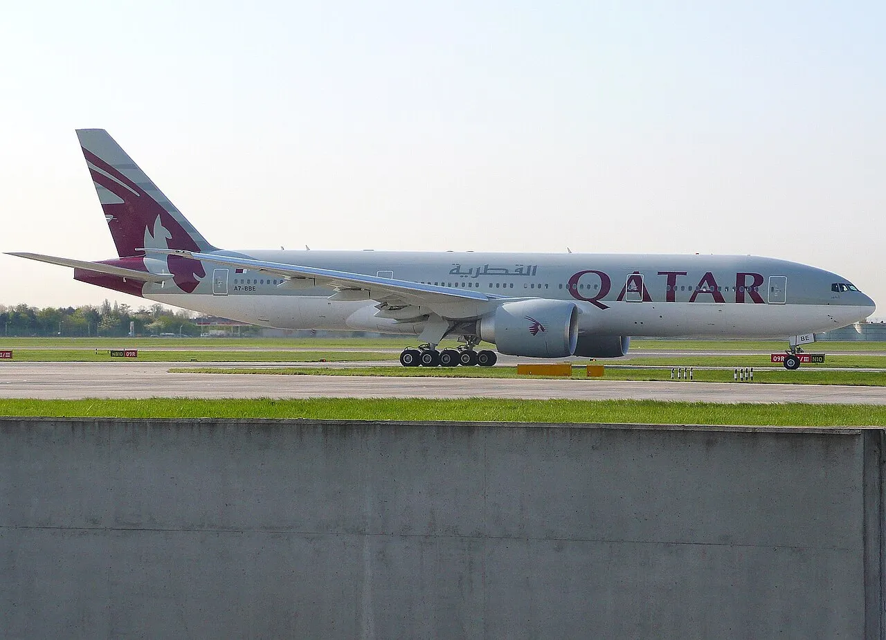 Qatar Airways Boeing 777-200の機体参考写真