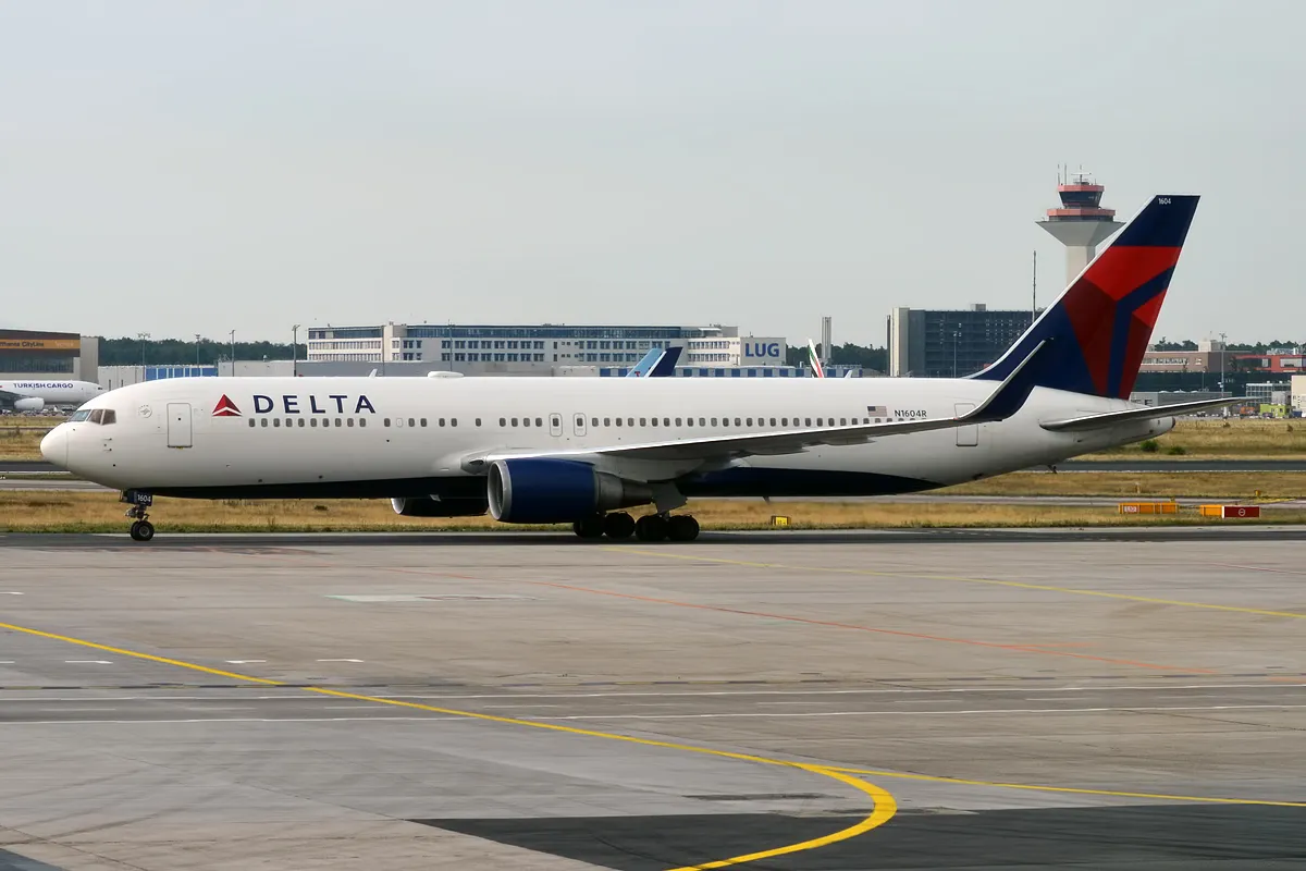 Delta Air Lines Boeing 767-300ERの機体参考写真