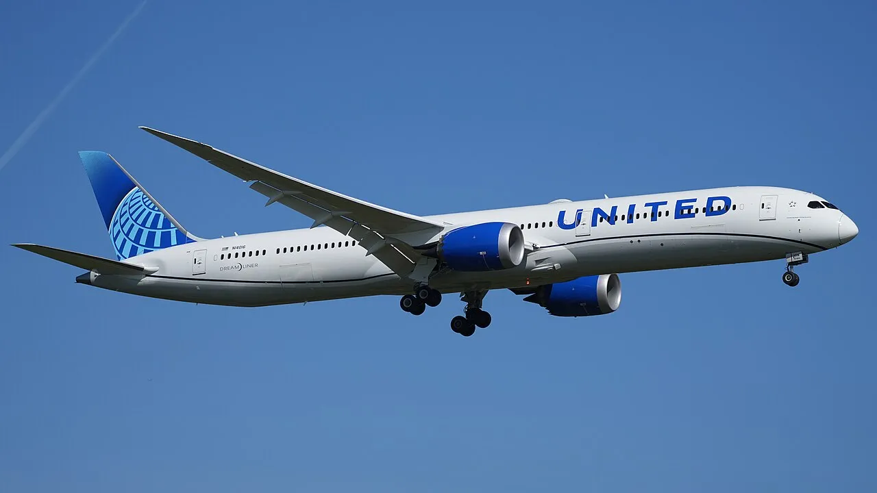 United Airlines Boeing 787-10