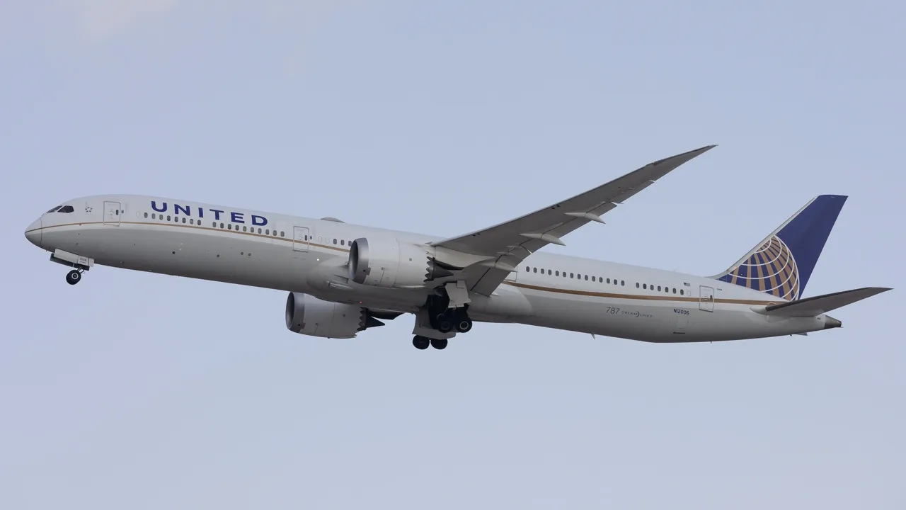 United Airlines Boeing 787-10