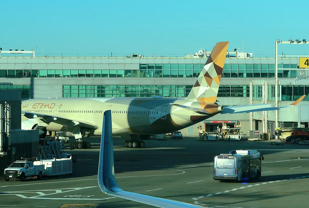 Etihad Airbus A350-1000の機体参考写真