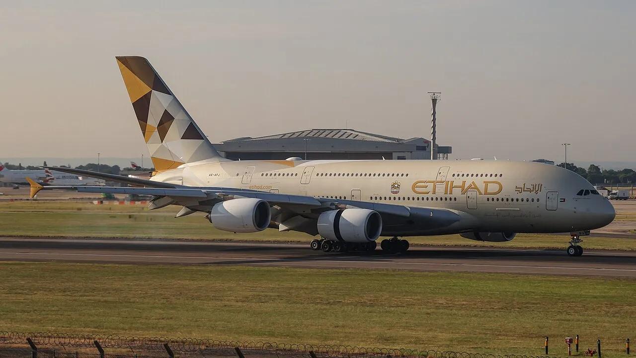 Etihad Airbus A380の機体参考写真