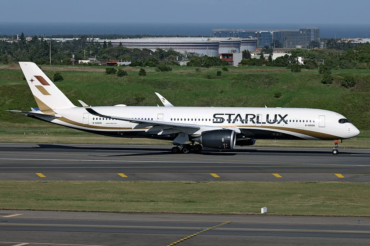 STARLUX Airbus A350-900の機体参考写真