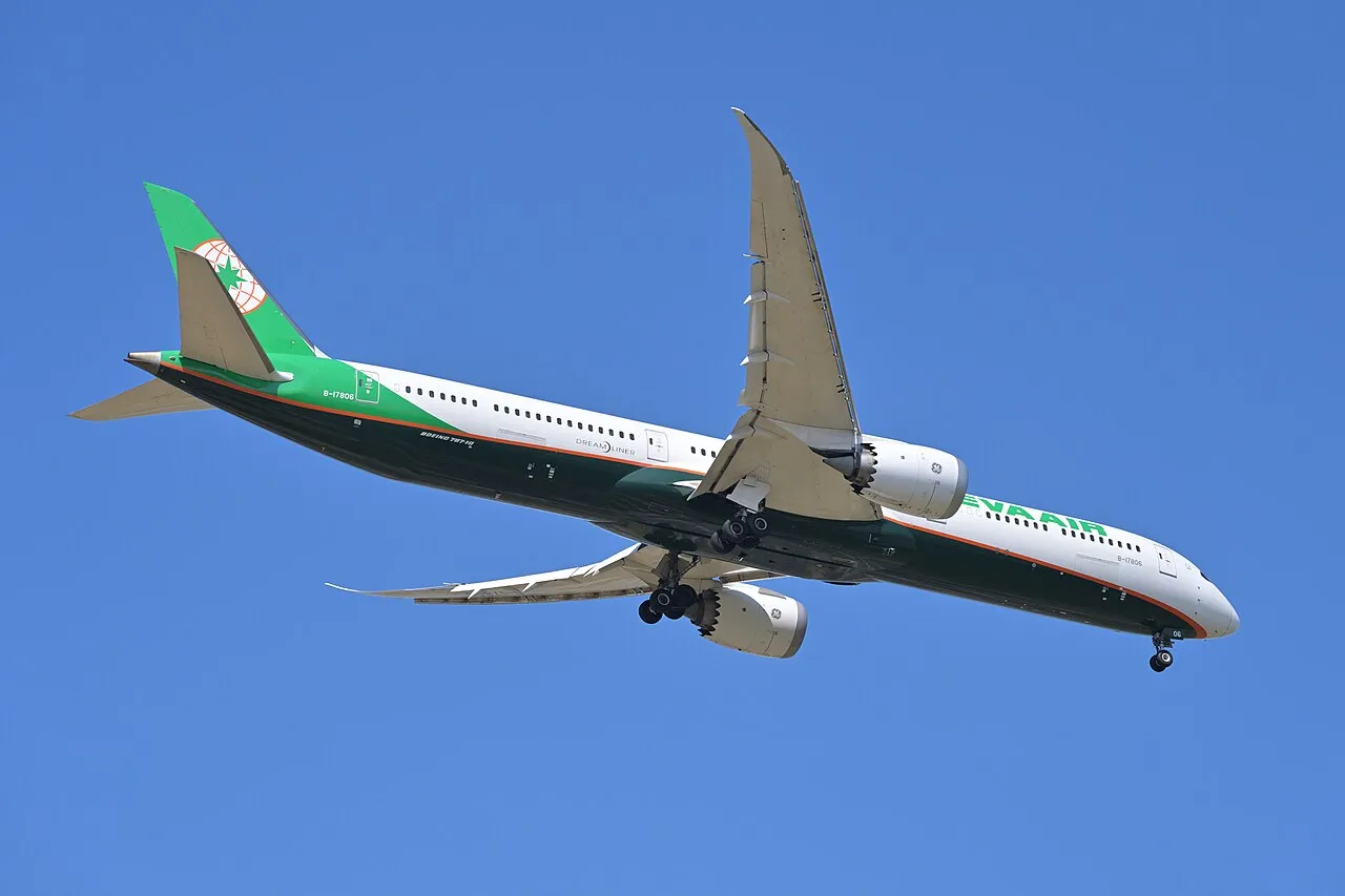 EVA Air Boeing 787-10の機体参考写真