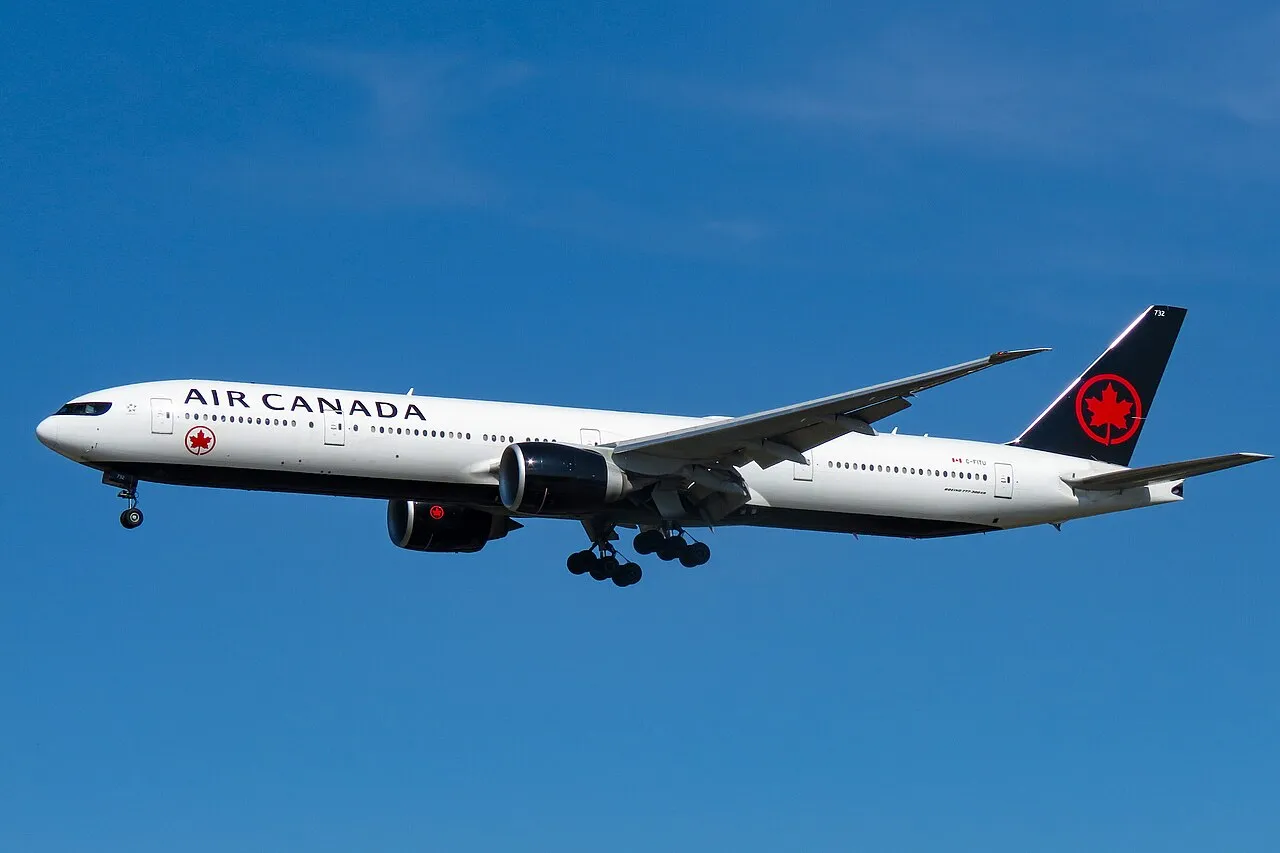 Air Canada Boeing 777-300ERの機体参考写真