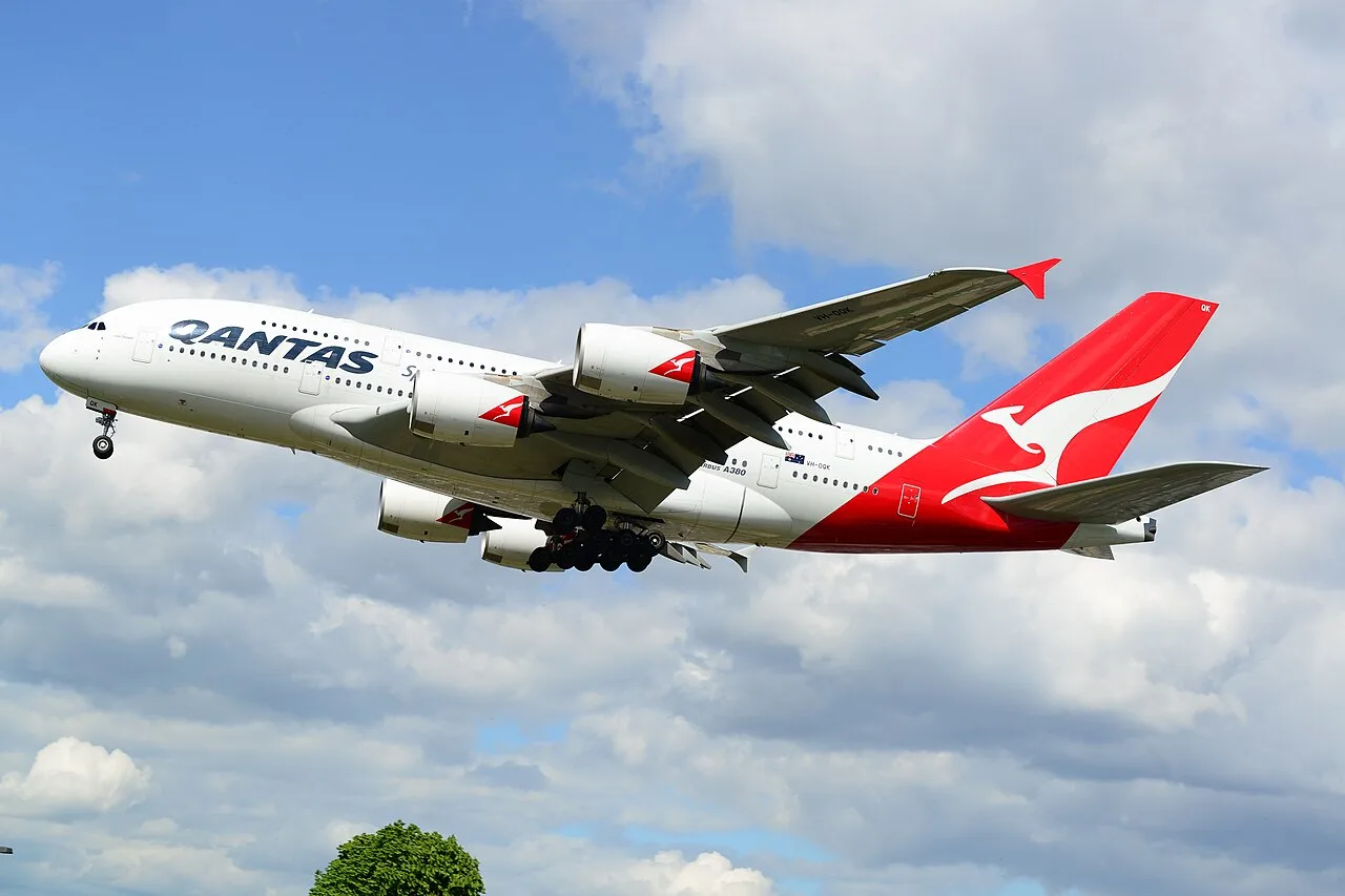 Qantas Airbus A380の参考機体写真
