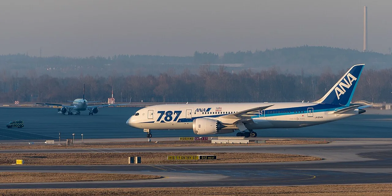 ANA Boeing 787-8の参考機体写真