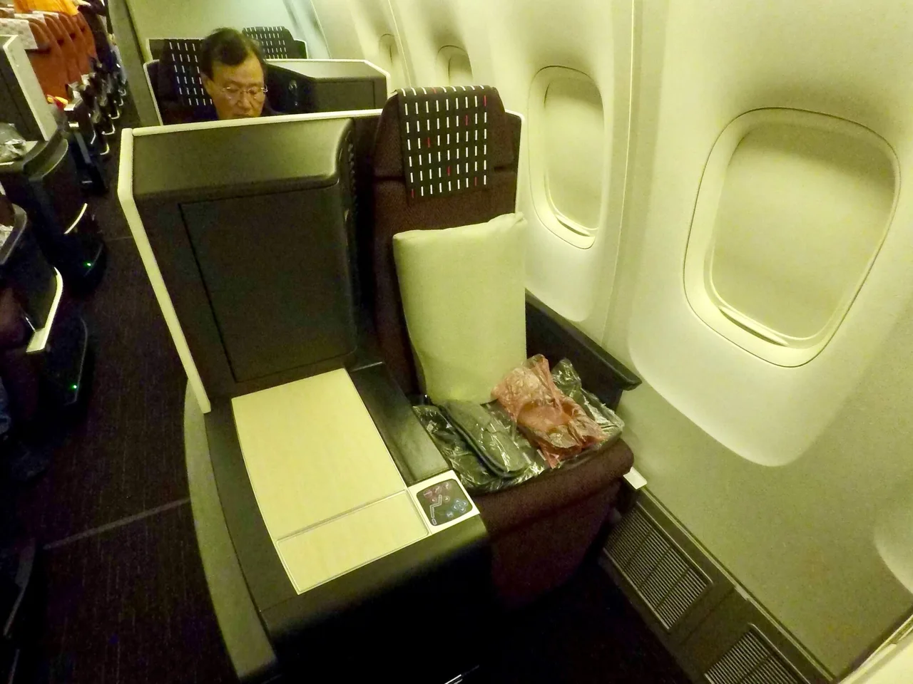 Japan Airlines SKY SUITE IIの原記事の実搭乗写真