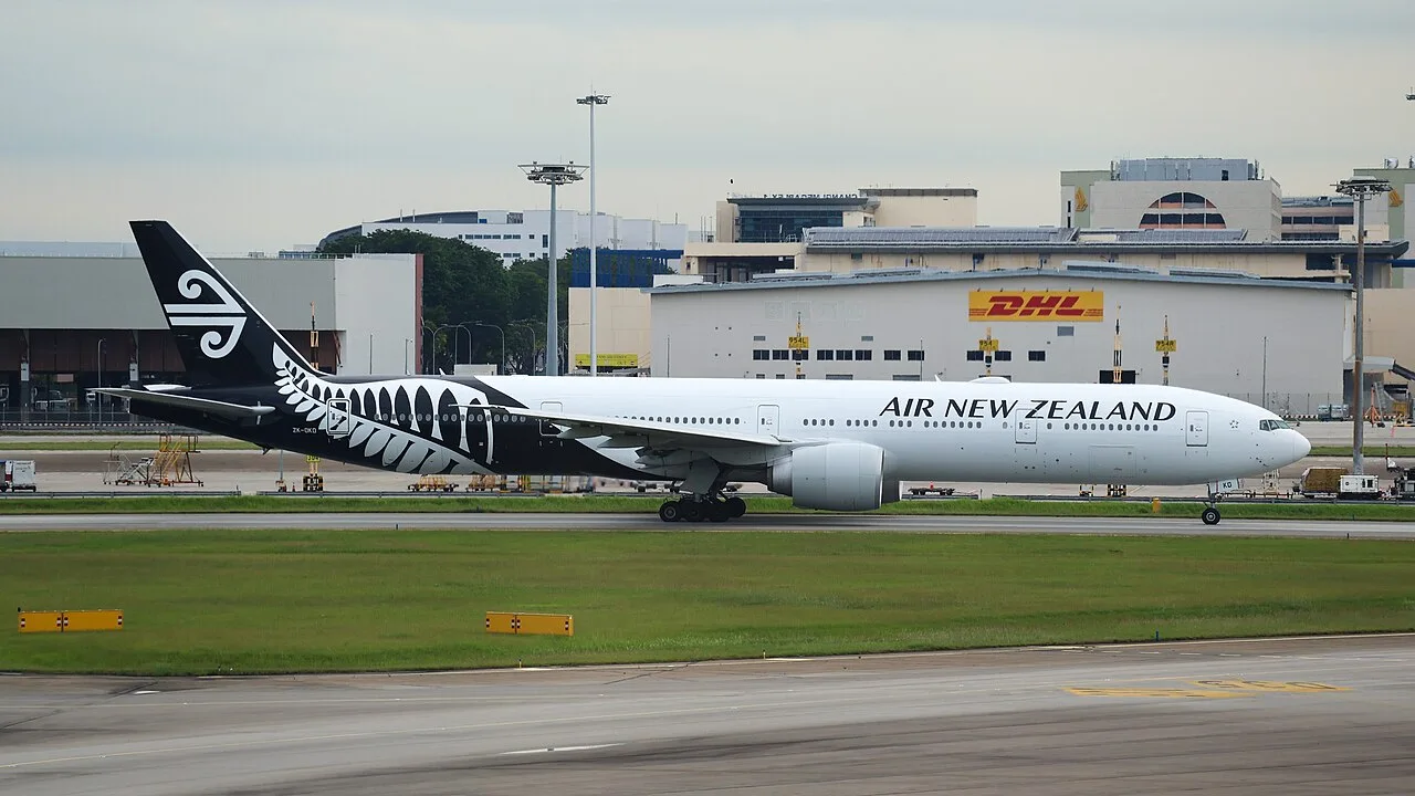 ニュージーランド航空 Boeing 777-300ERの機体参考写真
