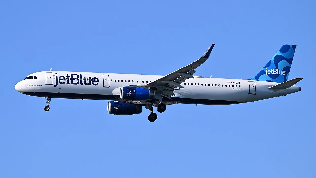 JetBlue Airbus A321; related aircraft photograph