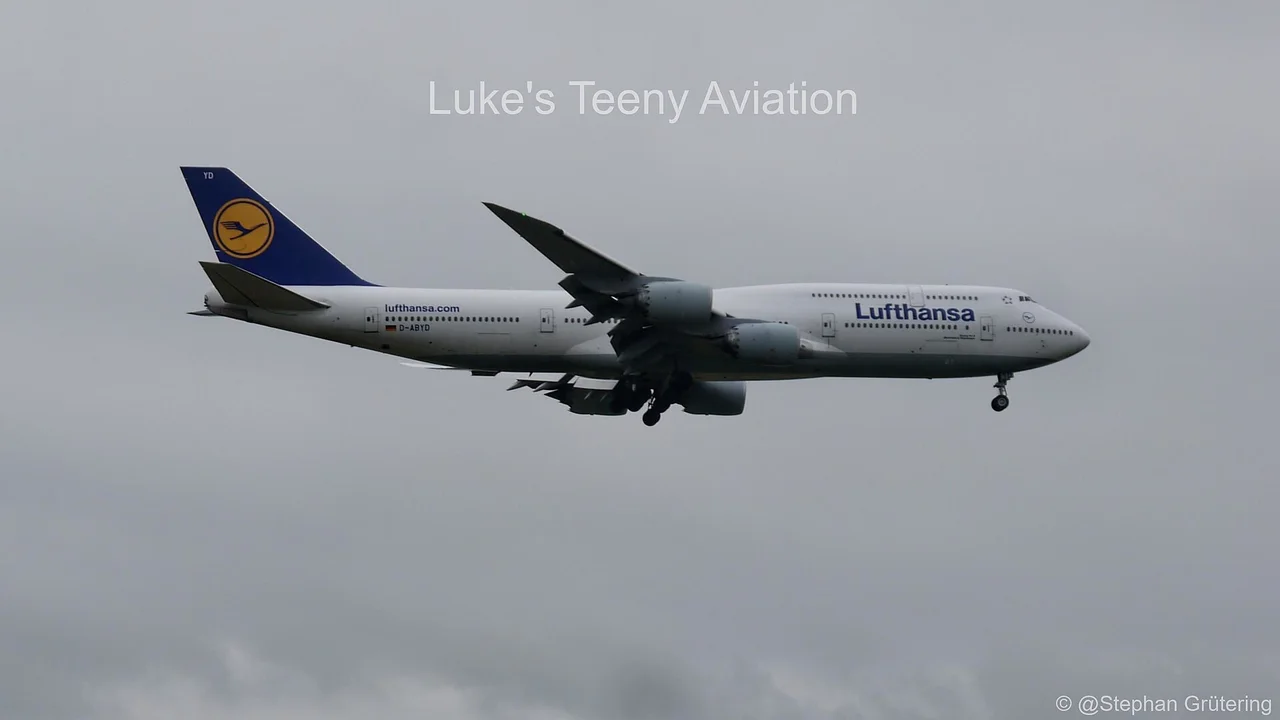 Lufthansa Boeing 747-8の機体参考写真