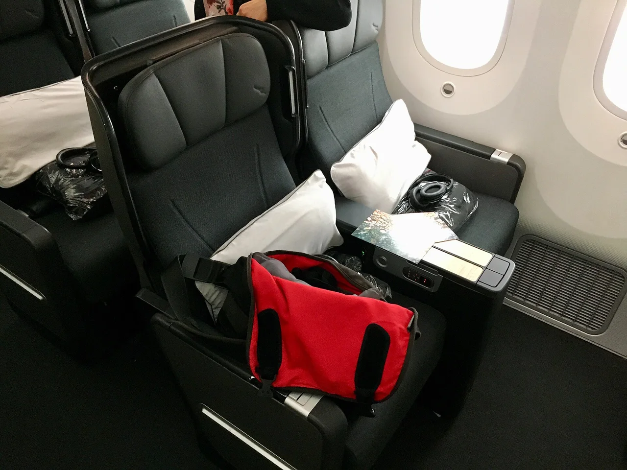 Qantas Boeing 787 premium economy seat