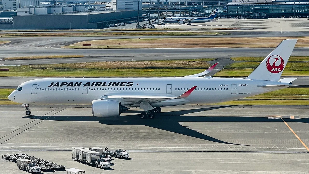 Japan Airlines Airbus A350-900の機体参考写真
