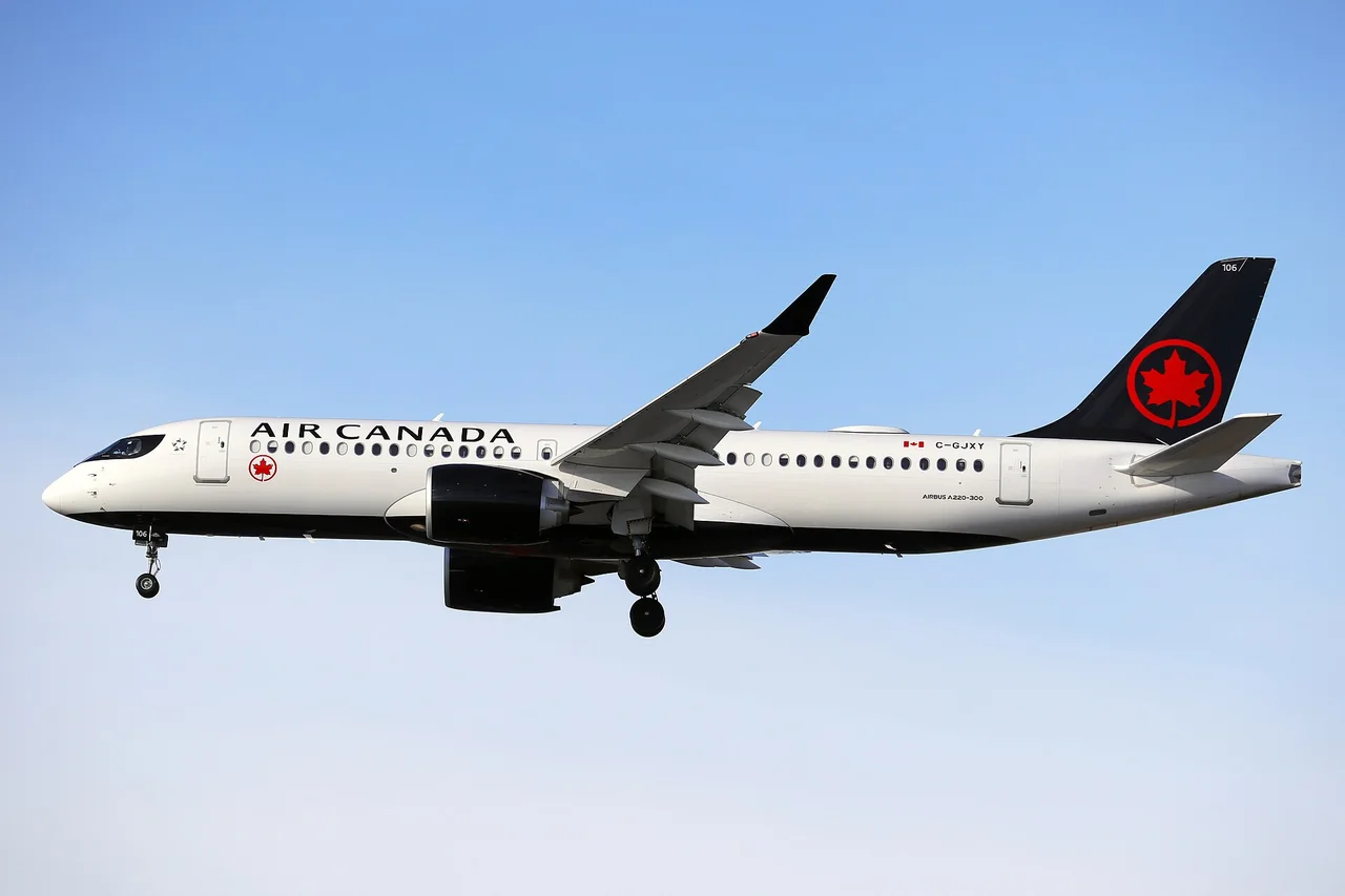 Air Canada Airbus A220-300