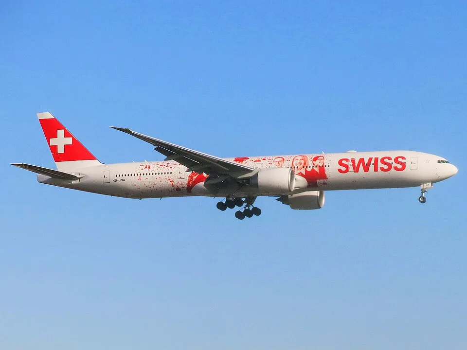 SWISS Boeing 777-300ER approaching New York JFK