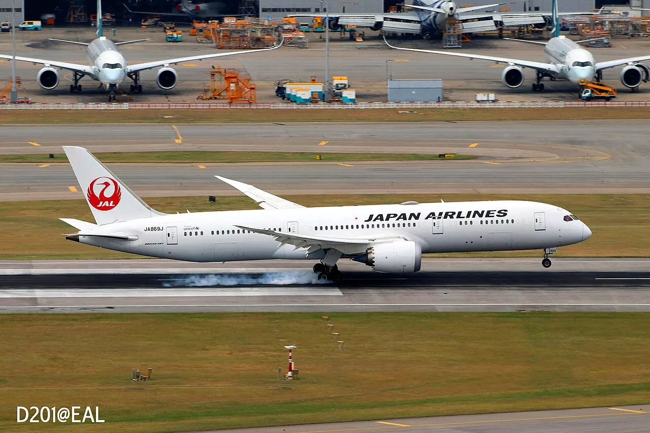Japan Airlines Boeing 787-9