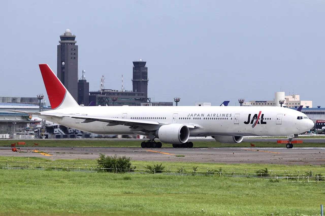 Japan Airlines Boeing 777-300ER